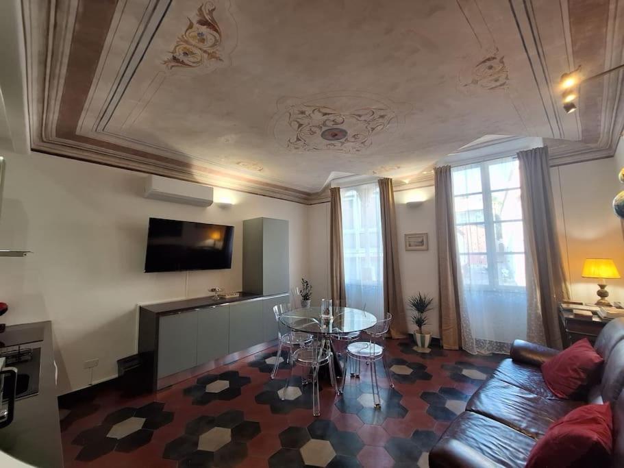 Il Talismano-In Citta -Vicino Al Mare Apartamento Savona Exterior foto