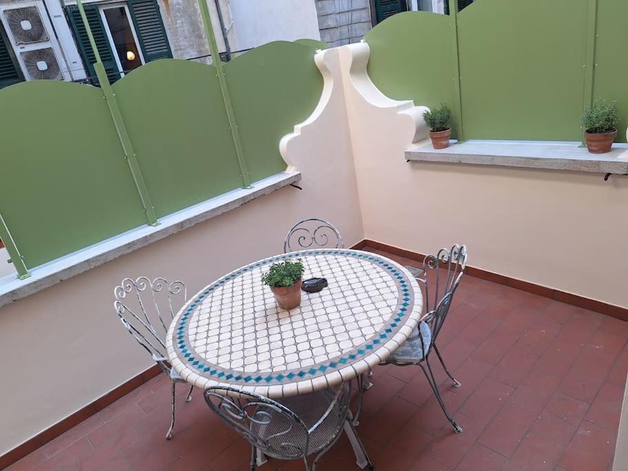 Il Talismano-In Citta -Vicino Al Mare Apartamento Savona Exterior foto
