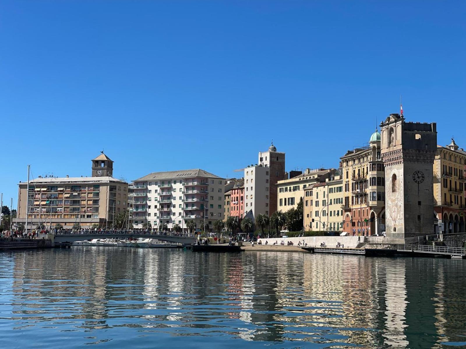 Il Talismano-In Citta -Vicino Al Mare Apartamento Savona Exterior foto